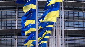 La UE prometió a Ucrania la ayuda necesaria tras explosión en la represa de Kajovka 