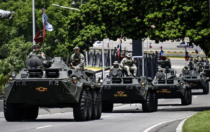El jefe negociador del Gobierno de Venezuela, Jorge Rodríguez, dijo este martes que el despliegue militar de Estados Unidos en el mar Caribe "deja la vía libre" a los narcotraficantes, quienes, indicó el chavista, transportan la droga principalmente por el Pacífico. El jefe negociador del Gobierno de Venezuela, Jorge Rodríguez, dijo este martes que el despliegue militar de Estados Unidos en el mar Caribe "deja la vía libre" a los narcotraficantes, quienes, indicó el chavista, transportan la droga principalmente por el Pacífico.