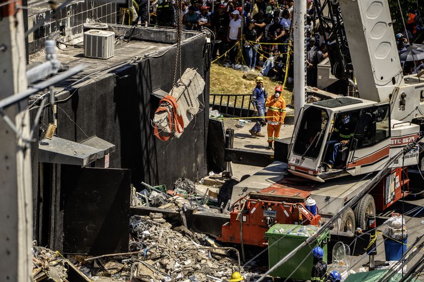 El saldo de fallecidos en el derrumbe de una discoteca en Santo Domingo, República Dominicana, se ubicó en 218, informaron este jueves los cuerpos de seguridad que se concentran en encontrar los últimos cuerpos en la zona de la tragedia. El saldo de fallecidos en el derrumbe de una discoteca en Santo Domingo, República Dominicana, se ubicó en 218, informaron este jueves los cuerpos de seguridad que se concentran en encontrar los últimos cuerpos en la zona de la tragedia.