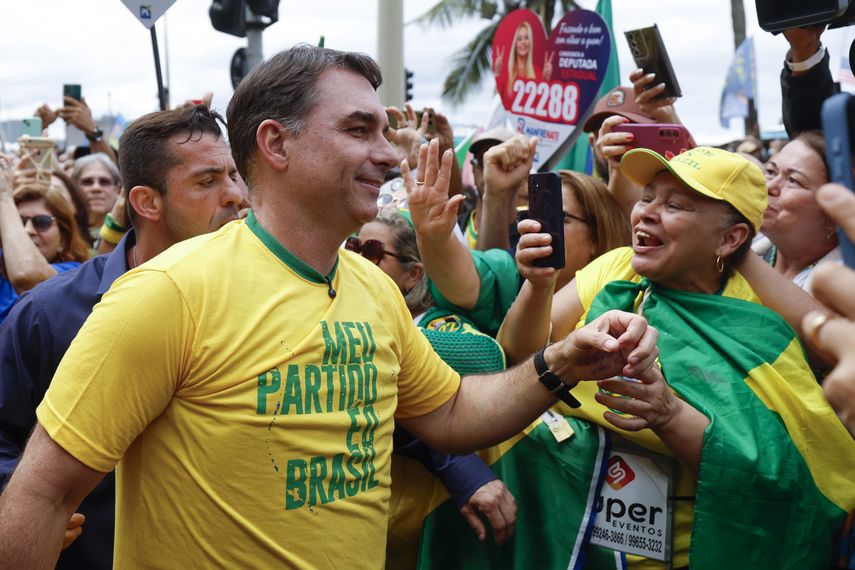 Lula y Flávio Bolsonaro abren la campaña en sus cunas políticas con foco en la seguridad