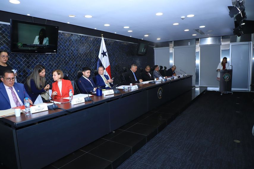 Diputados aprueban en primer debate iniciativas en materia de transparencia