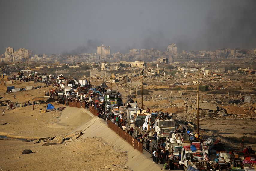 El movimiento islamista palestino Hamás afirmó este viernes que está dispuesto a liberar a todos los rehenes que tiene en Gaza en el marco de la propuesta de cese el fuego del presidente estadounidense, Donald Trump. El movimiento islamista palestino Hamás afirmó este viernes que está dispuesto a liberar a todos los rehenes que tiene en Gaza en el marco de la propuesta de cese el fuego del presidente estadounidense, Donald Trump.