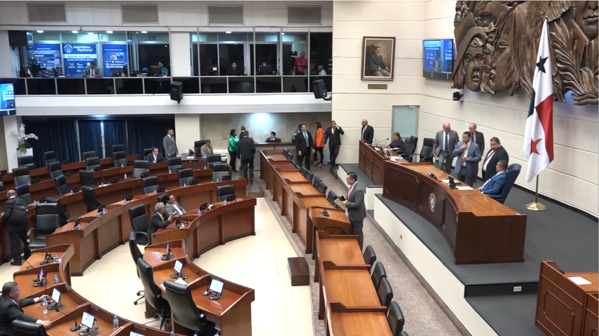 Diputados debaten presupuesto en sesión extraordinaria