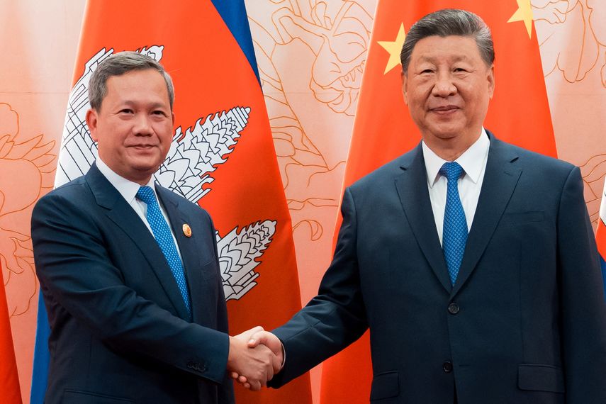 El presidente chino, Xi Jinping junto al primer ministro de Camboya, Hun Manet. AFP. El presidente chino, Xi Jinping junto al primer ministro de Camboya, Hun Manet. AFP.