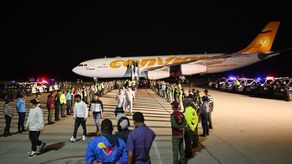 Llegan a Venezuela 199 deportados desde EEUU en medio de crisis migratoria desatada por Trump