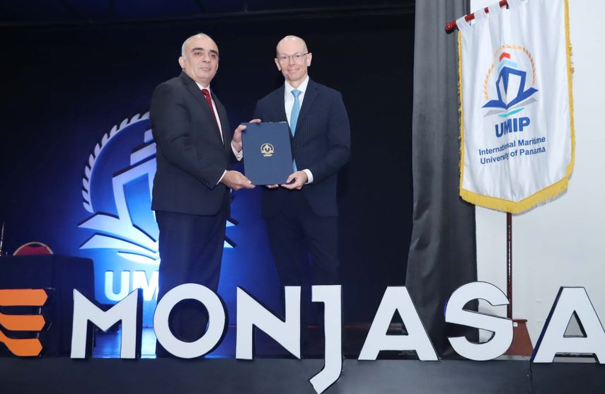 La Universidad Marítima Internacional de Panamá (UMIP) firmó un convenio de colaboración con Monjasa, empresa proveedor global de combustibles marinos, una iniciativa que permitirá a los cadetes UMIP realizar su tiempo de embarque obligatorio a bordo de buques de Monjasa, a nivel local como internacional. La Universidad Marítima Internacional de Panamá (UMIP) firmó un convenio de colaboración con Monjasa, empresa proveedor global de combustibles marinos, una iniciativa que permitirá a los cadetes UMIP realizar su tiempo de embarque obligatorio a bordo de buques de Monjasa, a nivel local como internacional.