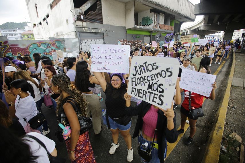 Mujeres panameñas exigieron igualdad de derechos en el Día Internacional de la Mujer