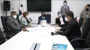 Diputados y ciudadanos debaten reformas al reglamento interno de la Asamblea Nacional