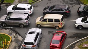 El Gobierno Nacional oficializó la regulación del servicio de transporte selectivo de lujo solicitado a través de plataformas digitales, mediante el Decreto Ejecutivo 10 del 16 de abril de 2026.