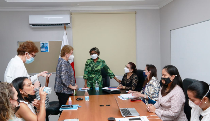 La viceministra indicó que como país existen cifras importantes en cuanto a personas infectadas