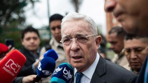 No he sido asesino: Uribe enfrenta investigación por crímenes en Antioquia