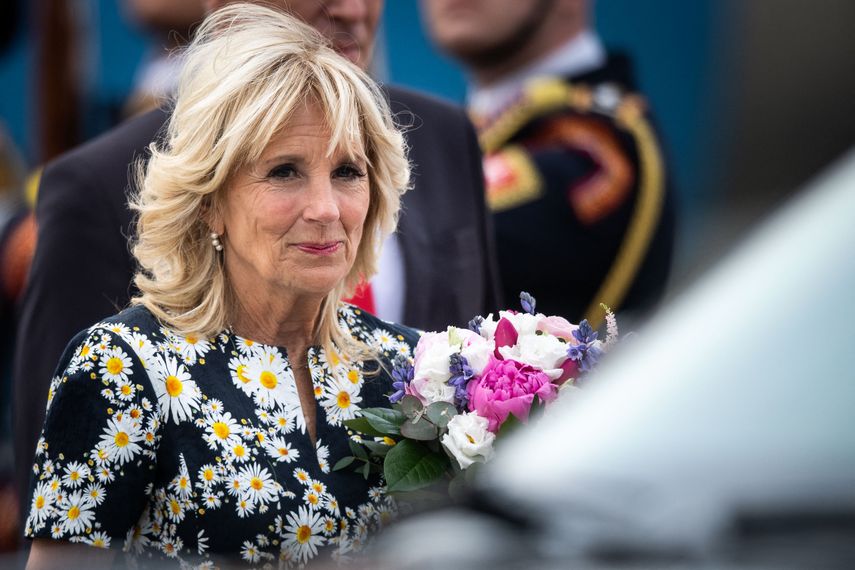 Jill Biden realiza una gira regional de tres días, destinada a expresar el apoyo de Estados Unidos a Ucrania y a los países que respaldan la resistencia ucraniana contra la invasión rusa.