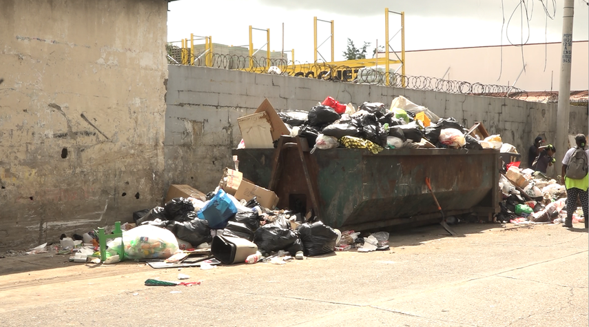 Acumulación de basura en San Miguelito.