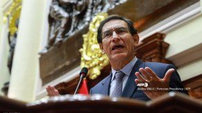 El Congreso de Perú destituye al presidente Vizcarra
