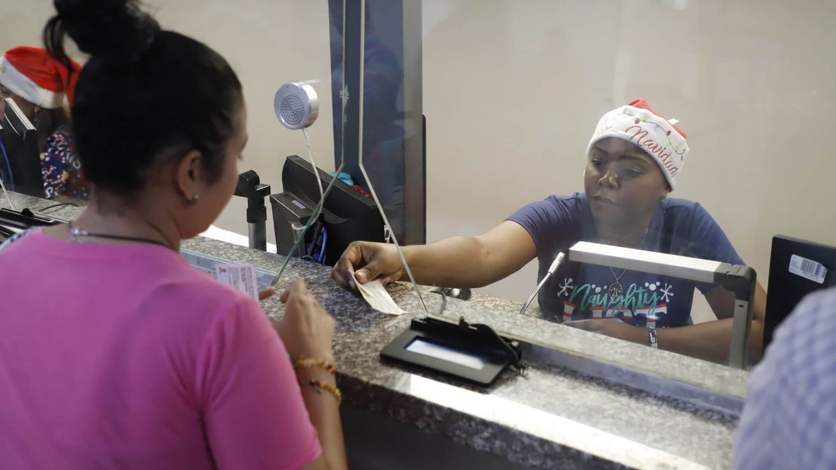 Alcaldía de Panamá informa que están disponibles las calcomanías de octubre