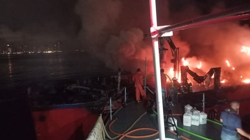 Bomberos y Senan lograron controlar incendio en embarcación cercana a isla Perico