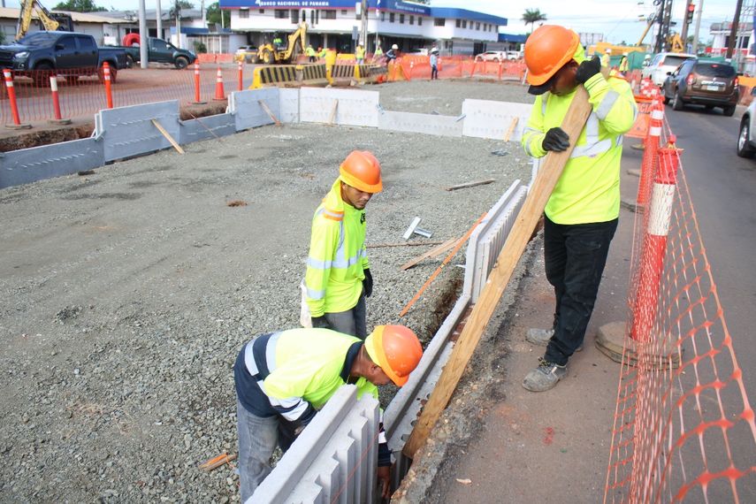 Construcción del intercambiador de Chitré tiene 44% de avance. Construcción del intercambiador de Chitré tiene 44% de avance.