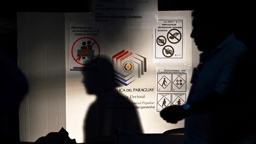 Paraguay vota en unas cerradas presidenciales, en medio de acusaciones de corrupción