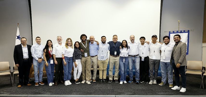 Canal de Panamá apuesta por la juventud para garantizar su sostenibilidad futura Canal de Panamá apuesta por la juventud para garantizar su sostenibilidad futura