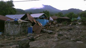 Llega la ayuda a las islas de Indonesia devastadas por un ciclón