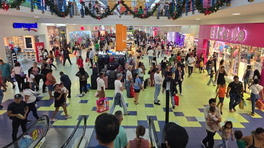 Mucho movimiento en los comercios durante diciembre. Mucho movimiento en los comercios durante diciembre.