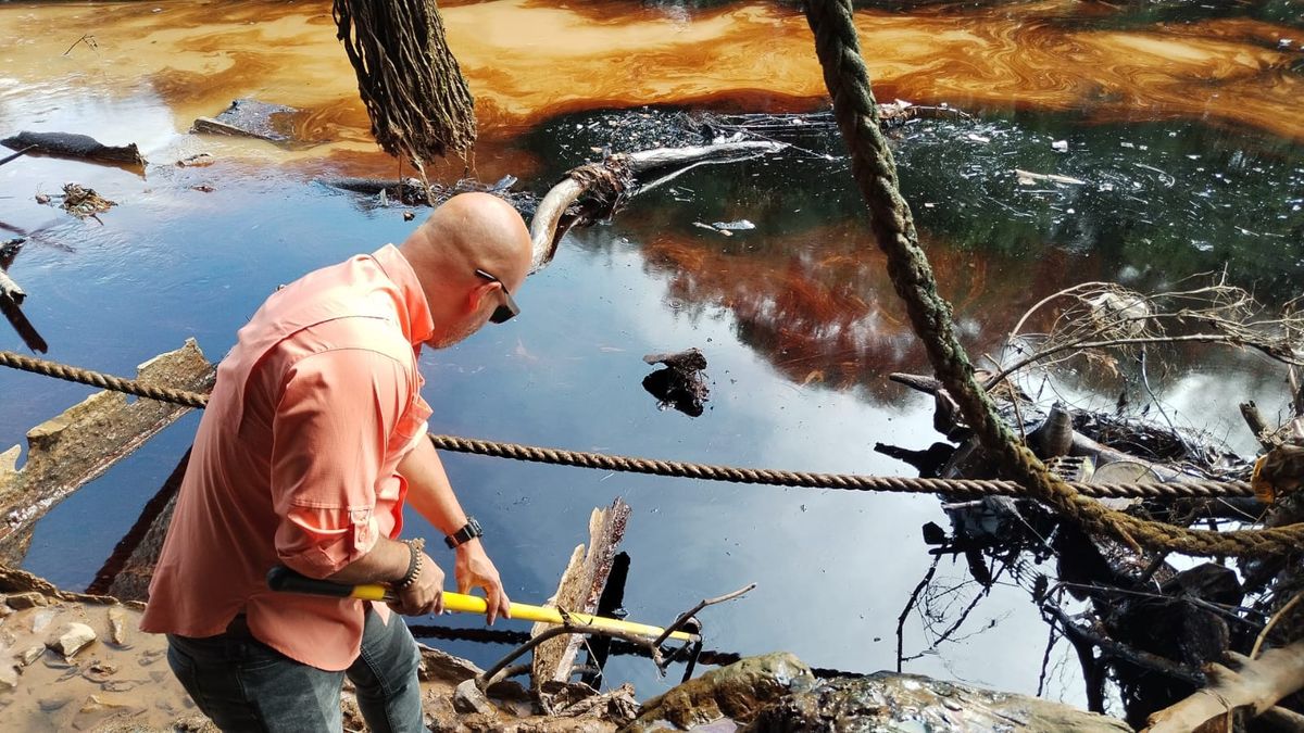 Ministerio de Ambiente investiga derrame de combustible en el río Juan Díaz