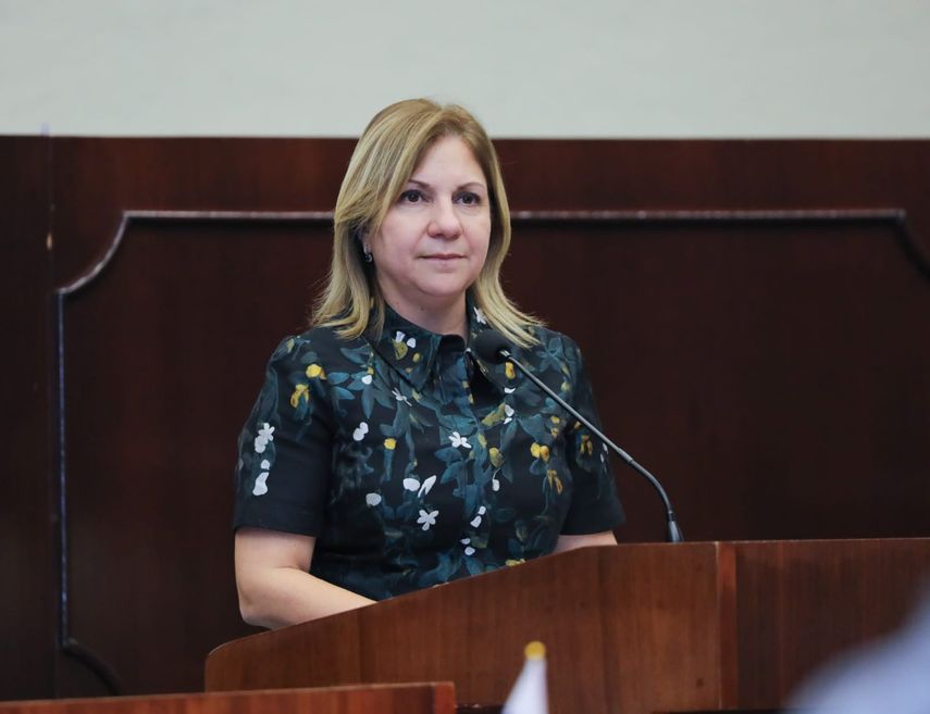 Ministra de Gobierno niega contrato de $37 millones por brazaletes electrónicos