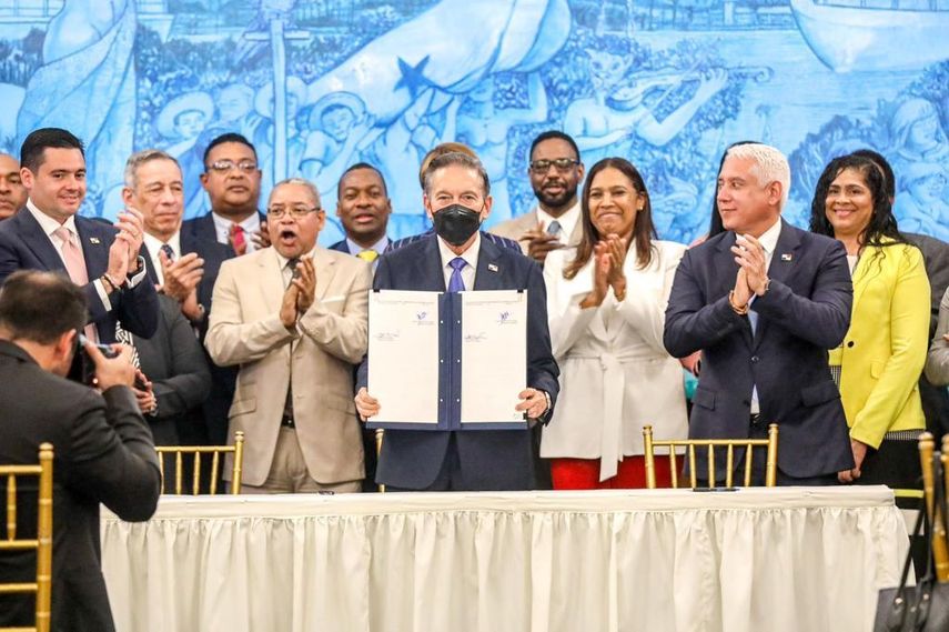 Gobierno promete a Colón desarrollo e infraestructuras Gobierno promete a Colón desarrollo e infraestructuras