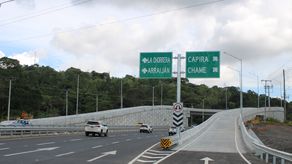 El Ministerio de Obras Públicas (MOP) informó que a partir del 16 de marzo de 2026 iniciarán los trabajos del proyecto “Ampliación del Corredor de las Playas, tramo CPA El Espino – Sajalices y variante Campana”, obra que se desarrollará en la provincia de Panamá Oeste.