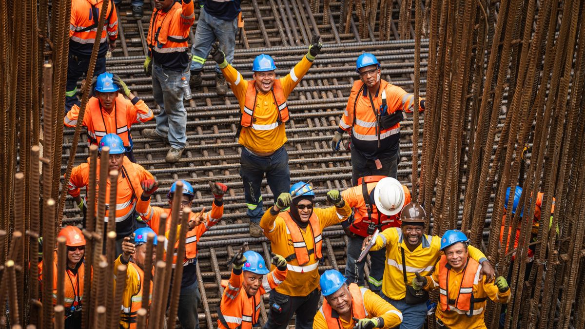 El Ministerio de Obras Públicas (MOP) proyecta la generación de hasta 37 mil empleos directos e indirectos a nivel nacional durante los próximos seis meses, impulsados por proyectos de infraestructura que actualmente se encuentran adjudicados, en proceso de licitación o próximos a ingresar a contratación pública.