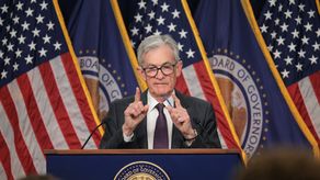 Fed hace una pausa y mantiene tasas de interés