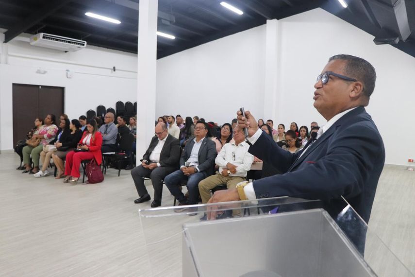 Alcaldes recibieron inducción de la Contraloría.