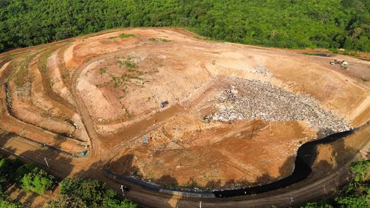 Alcaldes de Azuero realizan visita técnica al relleno sanitario El Diamante en La Chorrera
