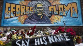 Expolicía Chauvin pide anular veredicto de juicio por muerte de Floyd