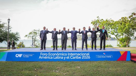 La segunda edición del Foro Económico Internacional América Latina y el Caribe, bautizado como el Davos latinoamericano, arrancó este miércoles en Panamá con la presencia de ocho dignatarios de América Latina y el Caribe y el objetivo de buscar nuevos caminos para la inserción de la región en el escenario global.