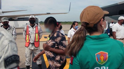 México inicia vuelos de repatriación voluntaria de migrantes