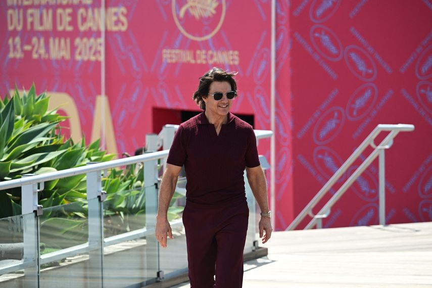 Tom Cruise trae de vuelta el espectáculo a Cannes después de la política