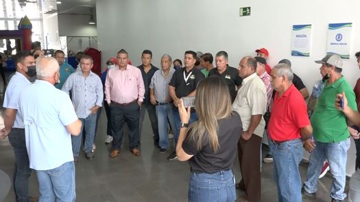 Los arrendatarios de la Cadena de Frío en David que ocupan el interior del mercado para la venta al por menor de productos y restaurantes denuncian que sus contratos no han sido renovados.