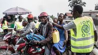 La Organización Mundial de la Salud (OMS) dijo este viernes que ha movilizando a sus expertos a la provincia de Ituri, en la región noreste de la República Democrática del Congo (RDC), para ayudar a las autoridades a contener lo que constituye el décimo séptimo brote de ébola en este país desde 1976. La Organización Mundial de la Salud (OMS) dijo este viernes que ha movilizando a sus expertos a la provincia de Ituri, en la región noreste de la República Democrática del Congo (RDC), para ayudar a las autoridades a contener lo que constituye el décimo séptimo brote de ébola en este país desde 1976.