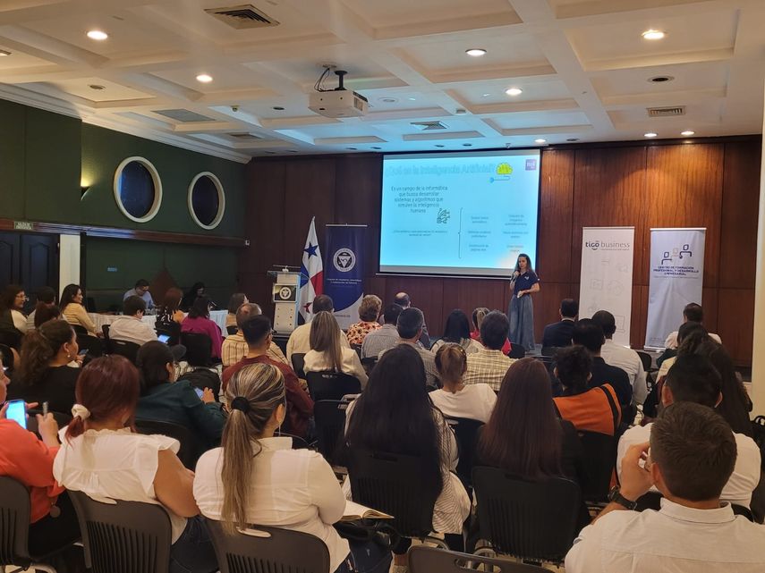 Tigo capacita a empresarios panameños sobre IA