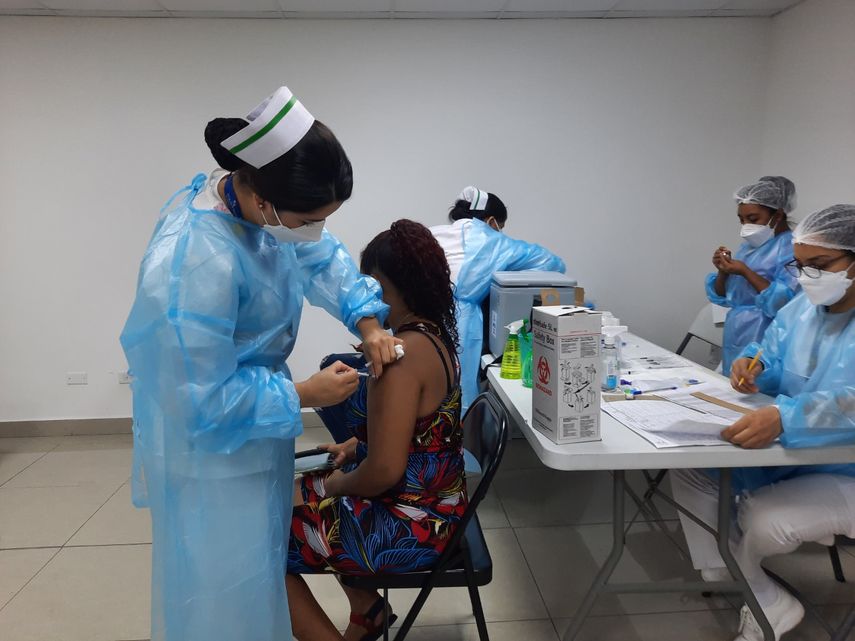 Salida de pandemia depende de vacunas contra covid