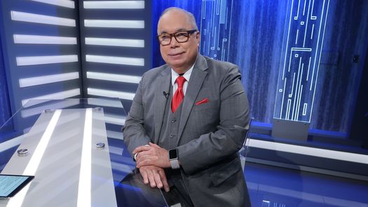 Enrique Lau felicita a Dino Mon. CSS.&nbsp;
