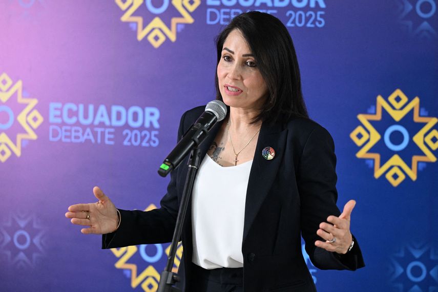Él va por la reelección y ella por la revancha. El presidente y empresario Daniel Noboa y la abogada Luisa González volverán por segunda vez a medirse en las urnas el 9 de febrero para definir quién gobernará Ecuador por los próximos cuatro años. Él va por la reelección y ella por la revancha. El presidente y empresario Daniel Noboa y la abogada Luisa González volverán por segunda vez a medirse en las urnas el 9 de febrero para definir quién gobernará Ecuador por los próximos cuatro años.