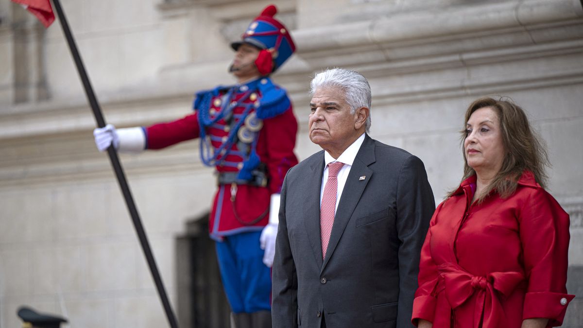 Boluarte rinde honores a Mulino en plena disputa entre Panamá y EEUU sobre el Canal
