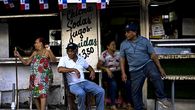 La ministra de Trabajo, Jackeline Muñoz, afirmó este jueves que la tasa de desempleo en Panamá bajó un punto, desde el 10,4 % de la última medición oficial hecha pública en marzo pasado, un comportamiento impulsado por el dinamismo de las contrataciones en los sectores de comercio y manufactura. La ministra de Trabajo, Jackeline Muñoz, afirmó este jueves que la tasa de desempleo en Panamá bajó un punto, desde el 10,4 % de la última medición oficial hecha pública en marzo pasado, un comportamiento impulsado por el dinamismo de las contrataciones en los sectores de comercio y manufactura.