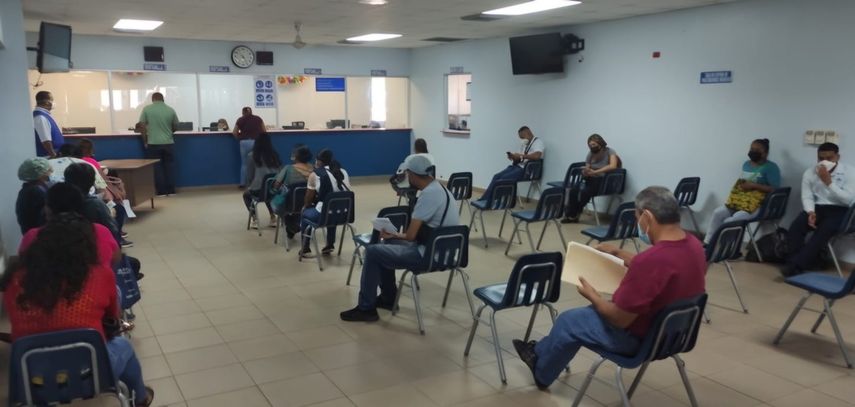 En el hospital de Aguadulce, ya se ha completado su instalación en las computadoras. En el hospital de Aguadulce, ya se ha completado su instalación en las computadoras.