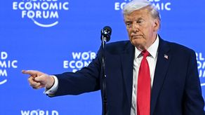 El presidente estadounidense, Donald Trump, exigió este miércoles en Davos negociaciones inmediatas para comprar Groenlandia y aseguró que no usará la fuerza para apoderarse de este territorio autónomo de Dinamarca, un aliado de la OTAN.