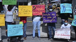 El Salvador estrena bitcóin con caída del sistema