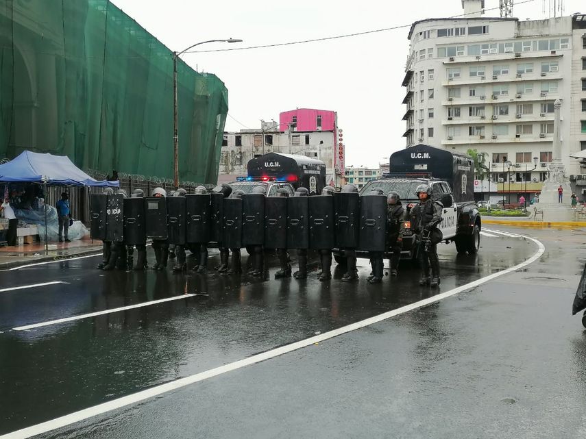 Presidente sancionó contrato con minera a pesar de protestas