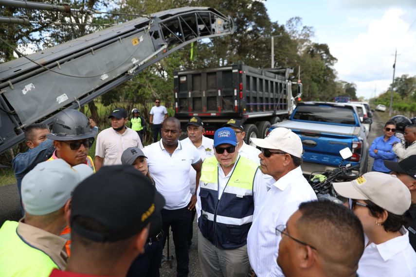 El titular del MOP, José Luis Andrade, realizó supervisión de las obras. El titular del MOP, José Luis Andrade, realizó supervisión de las obras.